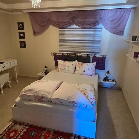 Villarinda Apartament Side